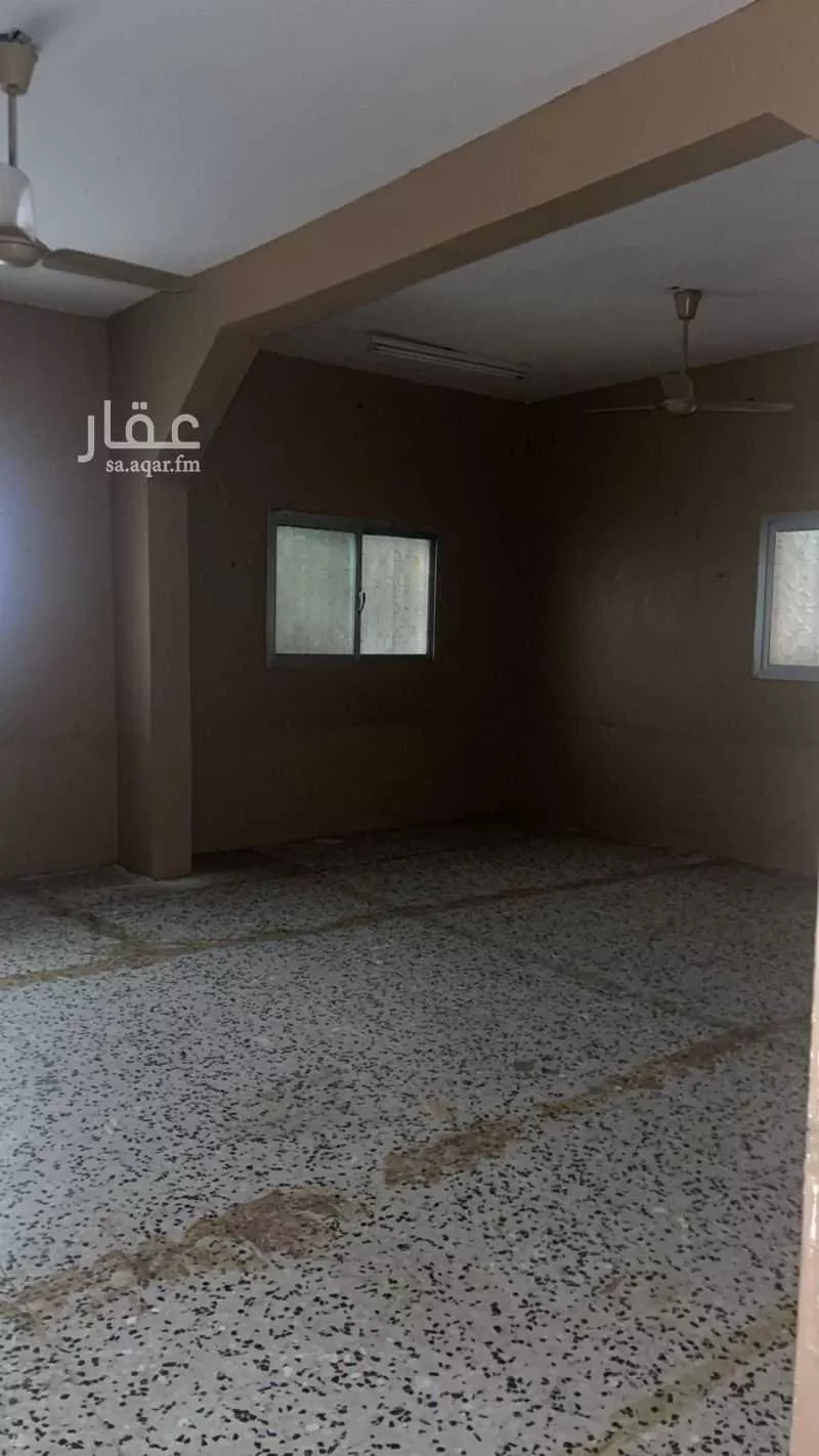 عمارة للإيجار في شارع العواجية, حي الشهداء الجنوبية, مدينة الطائف, منطقة مكة المكرمة 1 صورة