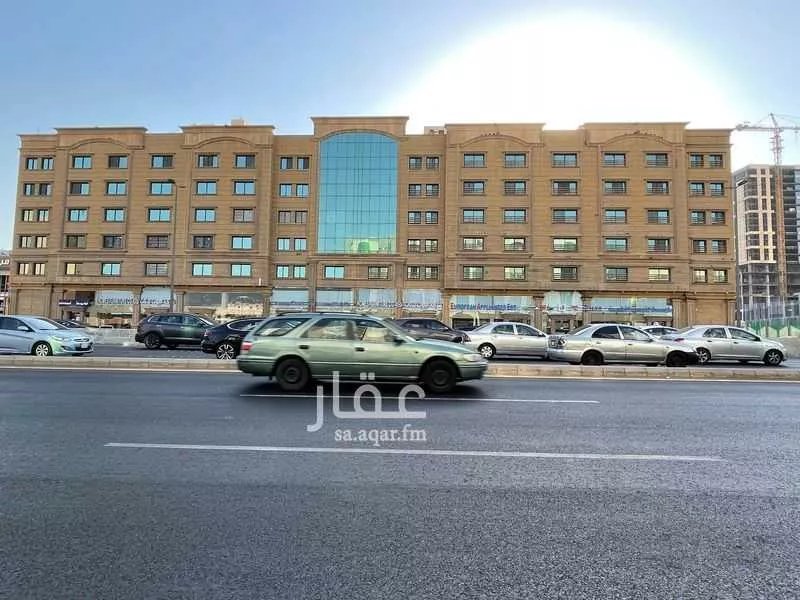 محل للإيجار في شارع طريق الملك فهد فرعي, حي العزيزية, مدينة جدة, منطقة مكة المكرمة 1 صورة