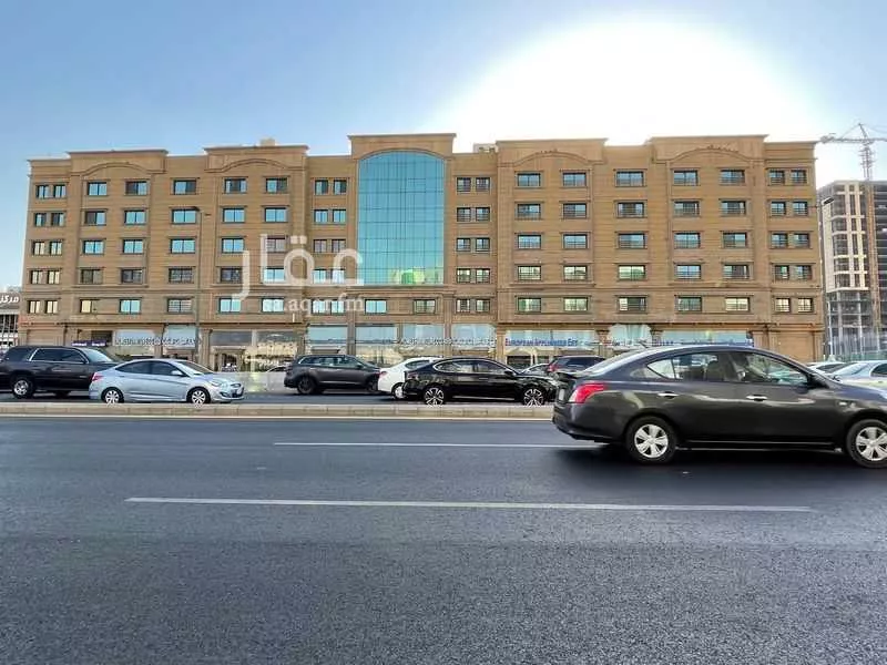 محل للإيجار في شارع طريق الملك فهد فرعي, حي العزيزية, مدينة جدة, منطقة مكة المكرمة 1 صورة