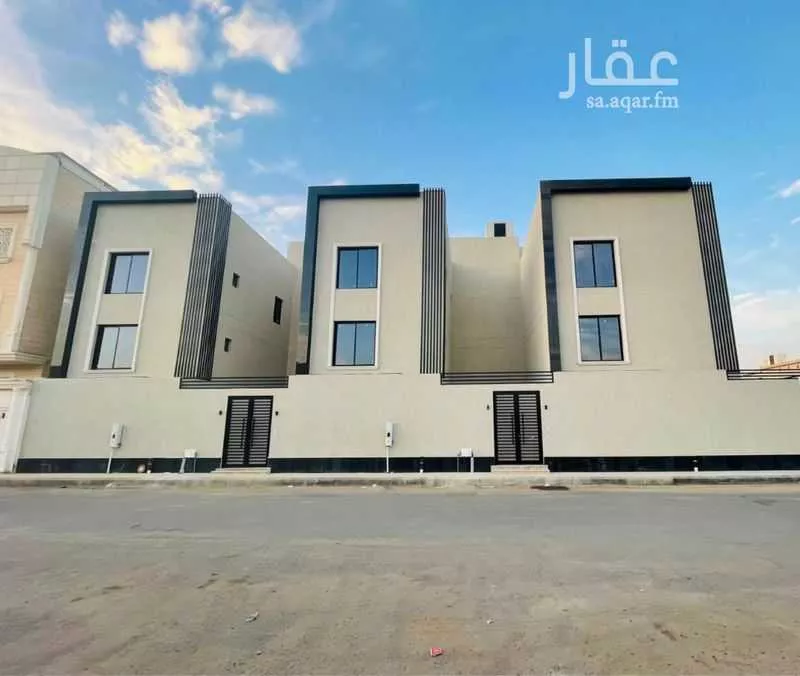 فيلا للبيع في شارع ممر مشاه 2512, حي الرانوناء, مدينة المدينه المنوره, منطقة المدينة المنورة 1 صورة