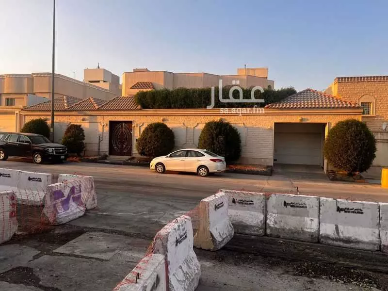 فيلا للبيع في شارع محمد الشافعي, حي الربوة, مدينة الرياض, منطقة الرياض 1 صورة