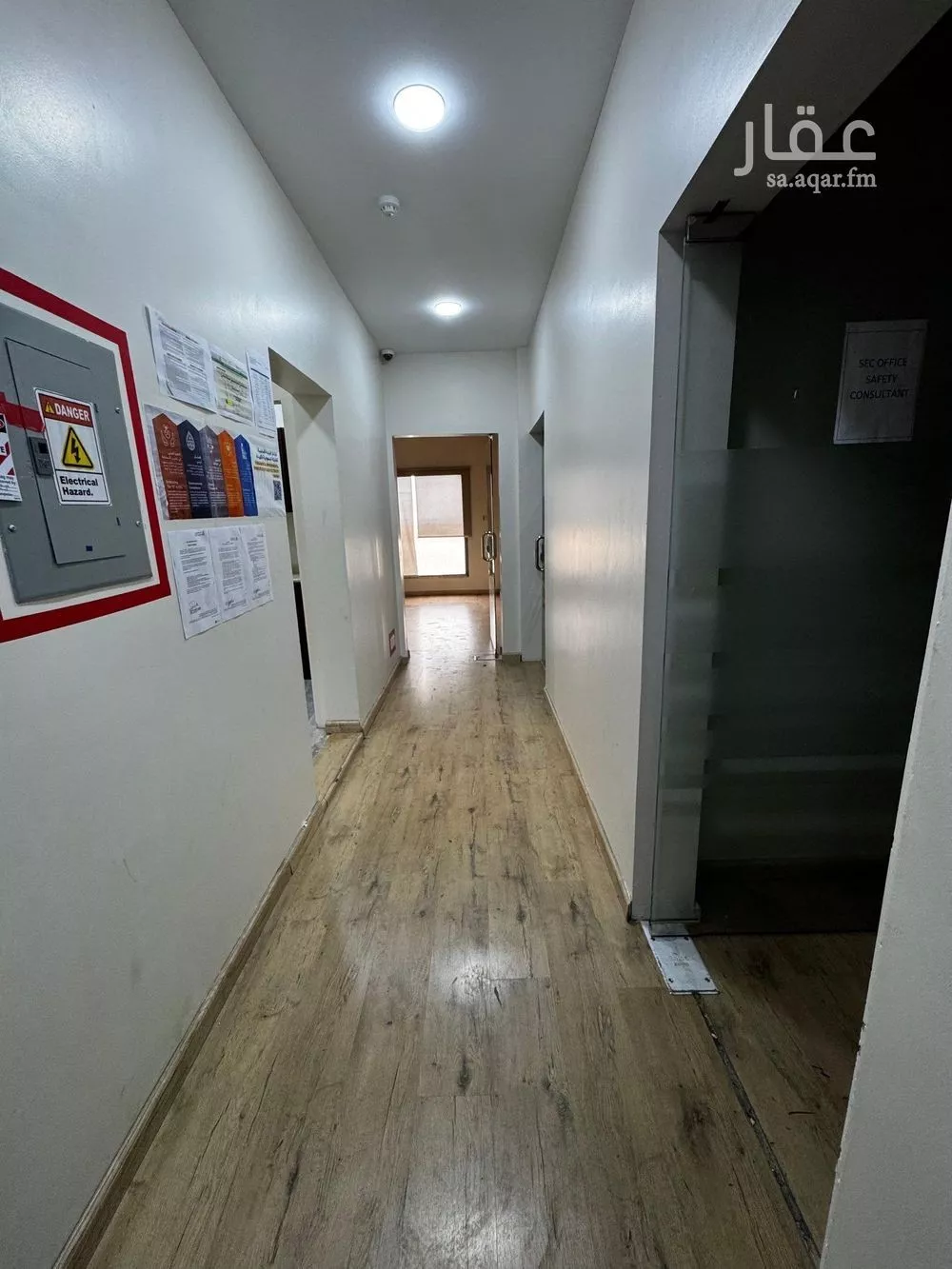 مكتب تجاري للإيجار في شارع الملك فهد بن عبدالعزيز سعود, حي الجسر, مدينة الخبر, المنطقة الشرقية 1 صورة