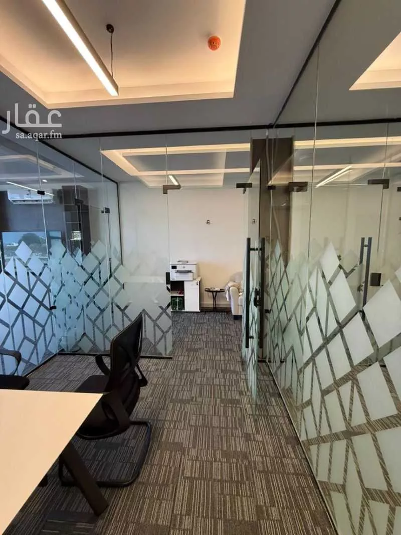 مكتب تجاري للإيجار في شارع ابن عمر القرشي, حي وادي مذينب, مدينة المدينة المنورة, منطقة المدينة المنورة 1 صورة