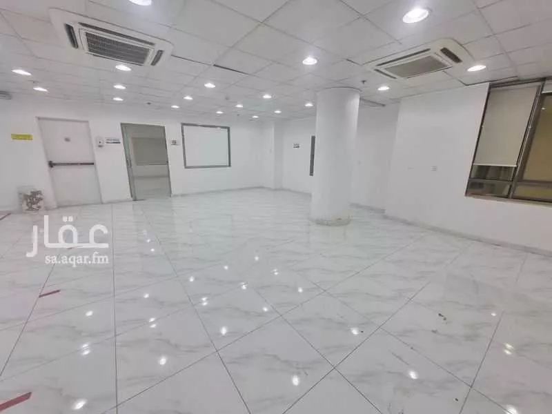 مكتب تجاري للإيجار في شارع الامير محمد ابن عبدالعزيز, حي بنى حارثة, مدينة المدينة المنورة, منطقة المدينة المنورة 1 صورة