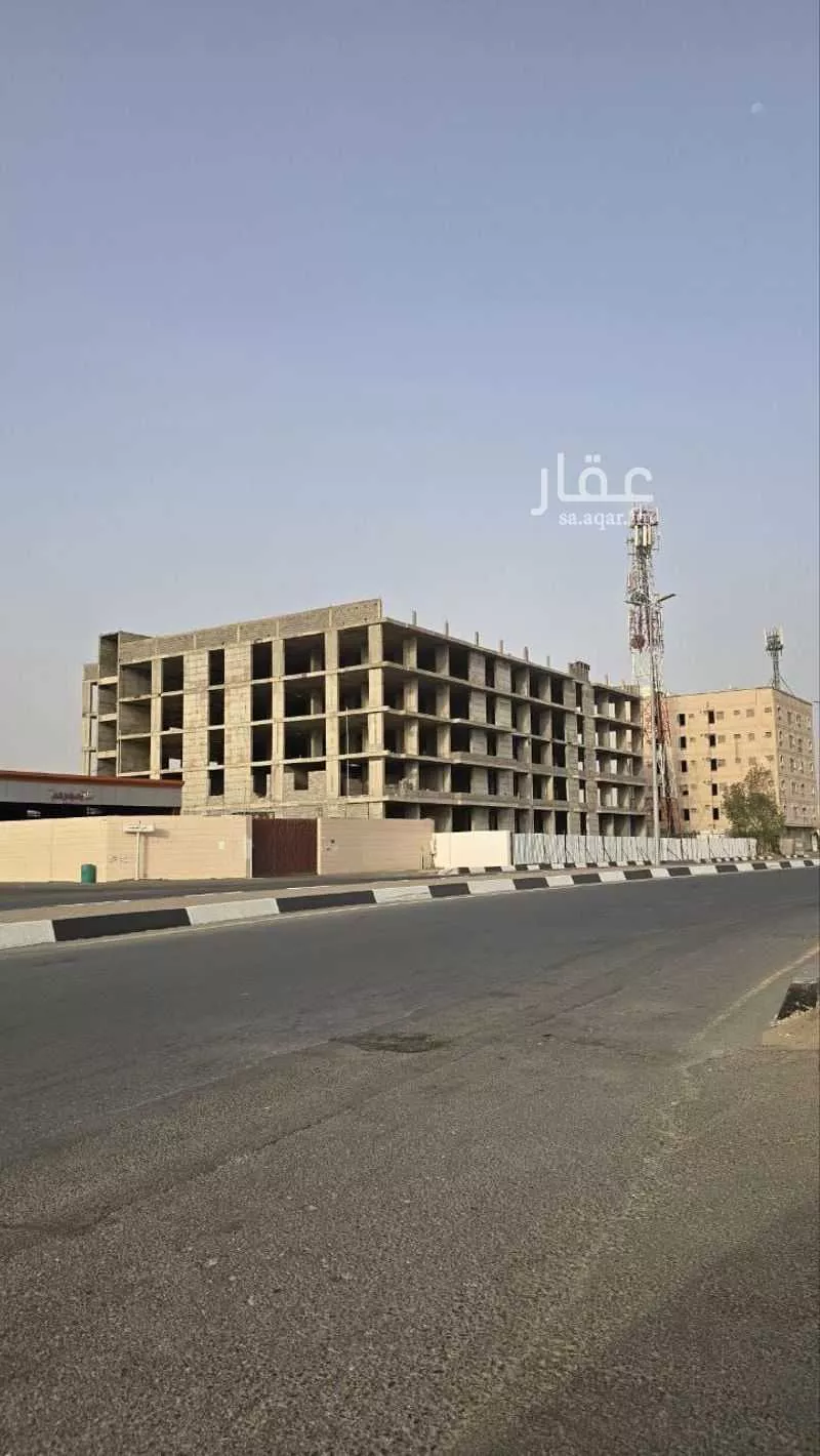عمارة للإيجار في شارع شارع البحر, حي النهضة, مدينة بيش, منطقة جازان 1 صورة