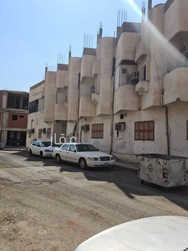 عمارة للبيع في شارع النعمان بن قيس, حي بنى معاوية, مدينة المدينه المنوره, منطقة المدينة المنورة 1 صورة