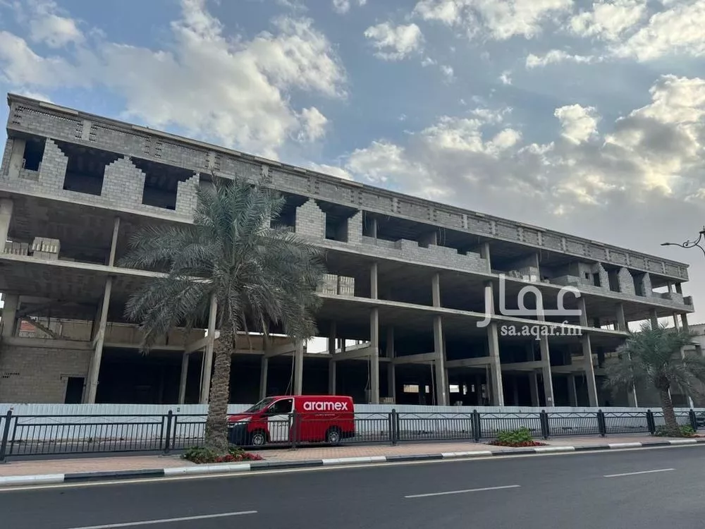 عمارة للبيع في شارع جدة, حي المدينة, مدينة بقيق, المنطقة الشرقية 1 صورة