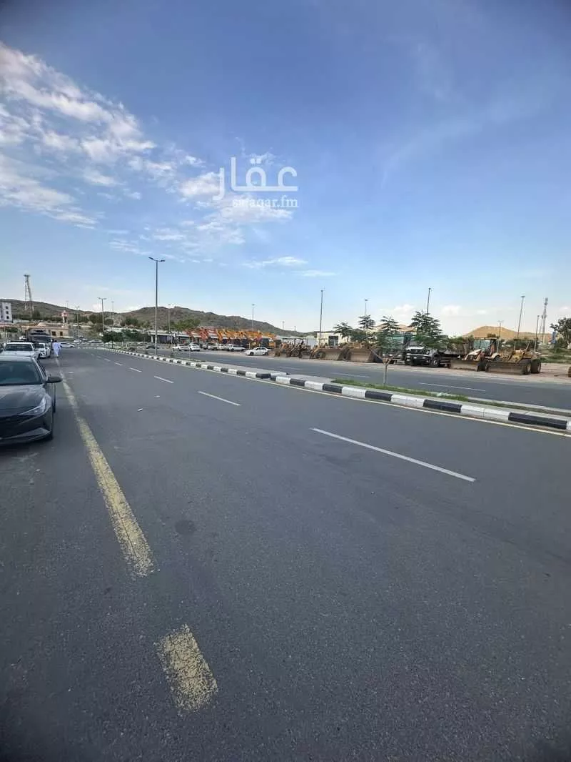 عمارة للبيع في شارع الحسين بن علي, حي الأخباب, مدينة امارة منطقة مكة المكرمة - الطائف, منطقة مكة المكرمة 1 صورة