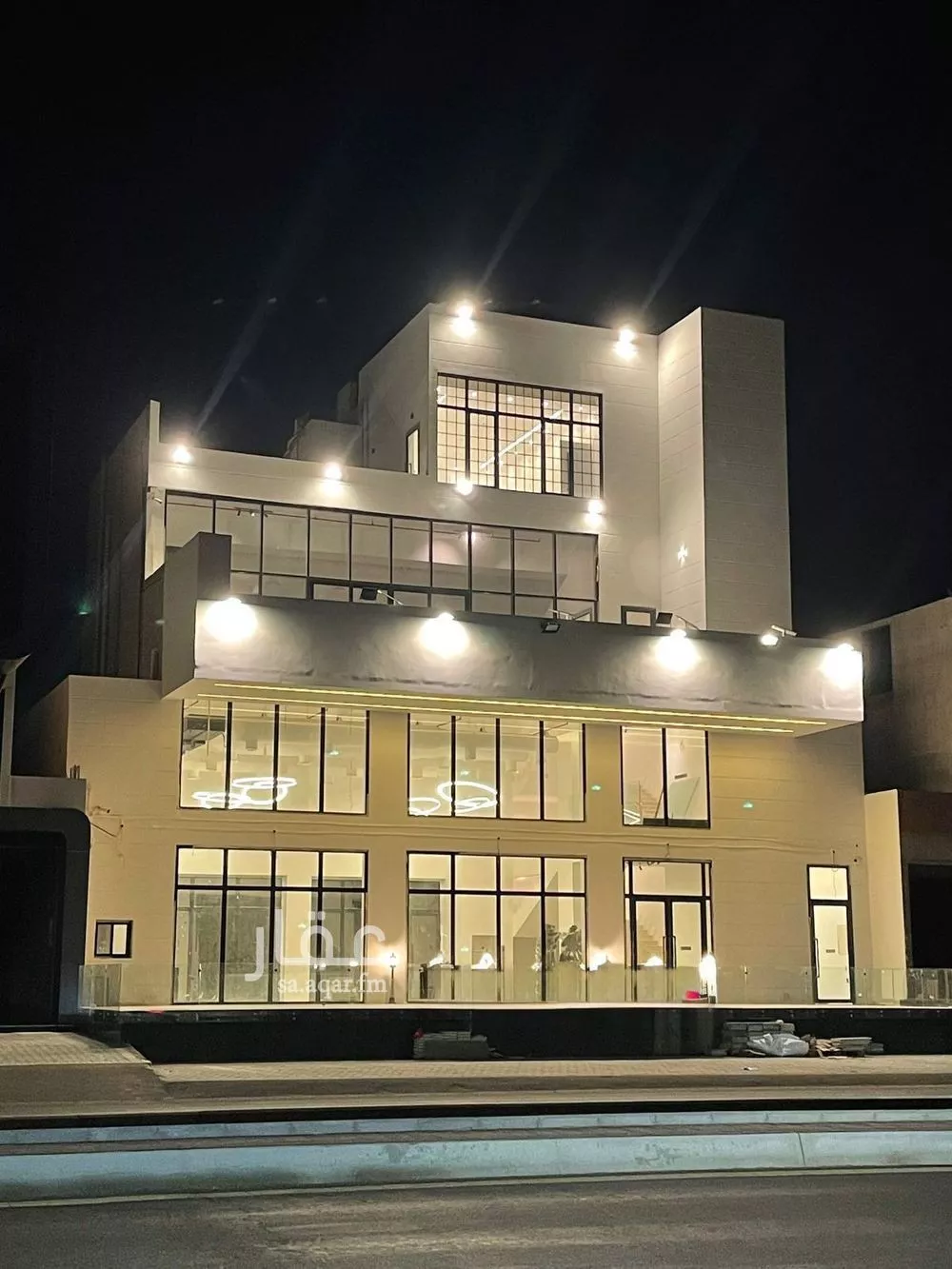 عمارة للإيجار في شارع الامير نايف ابن عبدالعزيز, حي الشراع, مدينة جدة, منطقة مكة المكرمة 1 صورة