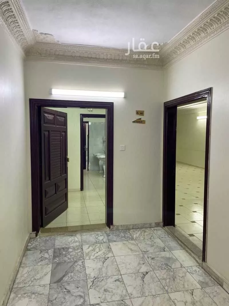 عمارة للإيجار في شارع شجاع بن مخلد, حي بنى عبد الأشهل, مدينة المدينه المنوره, منطقة المدينة المنورة 1 صورة