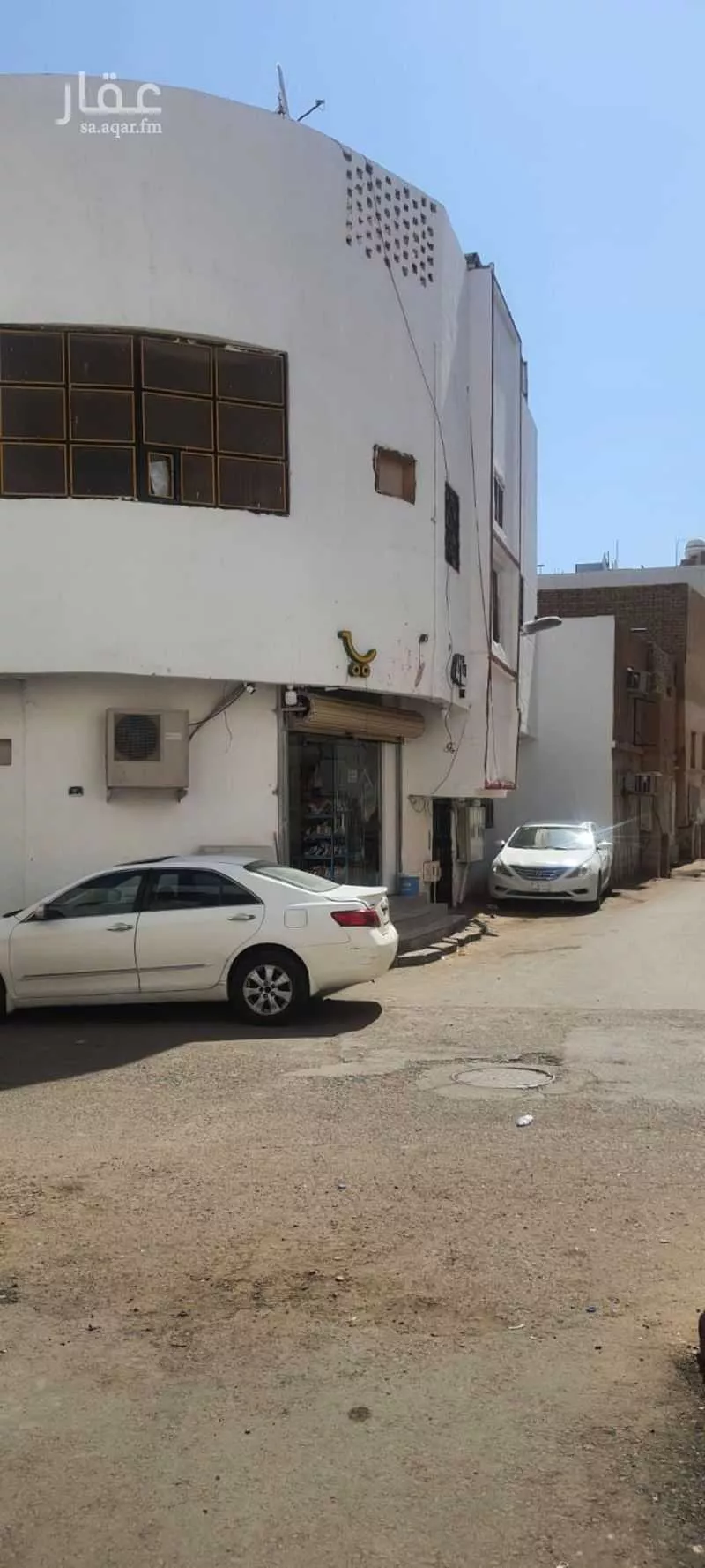 عمارة للبيع في شارع عمرو ابن سعيد ابن العاص, حي المغيسلة, مدينة المدينة المنورة, منطقة المدينة المنورة 1 صورة