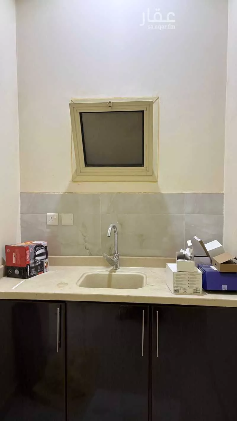 مكتب تجاري للإيجار في شارع نجران, حي ظهرة لبن, مدينة الرياض, منطقة الرياض 1 صورة