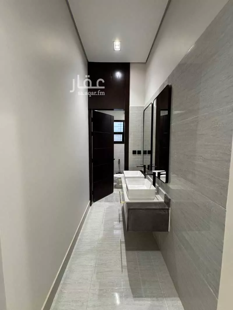 دور للبيع في شارع رقم 132, حي الجنادرية, مدينة الرياض, منطقة الرياض 1 صورة