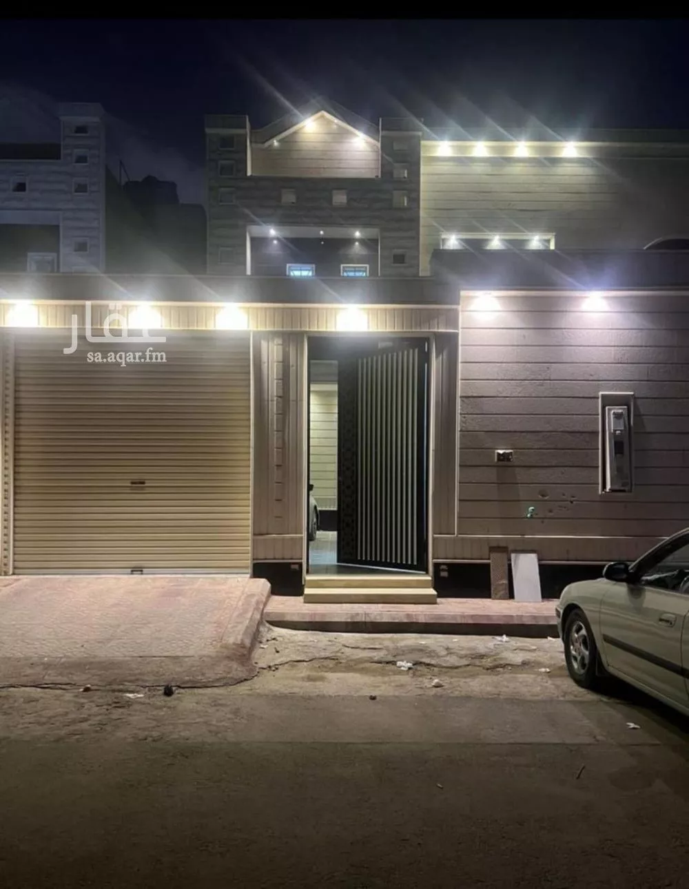 فيلا للبيع في شارع يونس الهاشمي, حي عكاظ, مدينة الرياض, منطقة الرياض 1 صورة