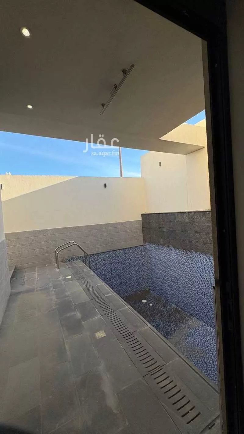 فيلا للبيع في شارع عبد الله بغدادي, حي الزمرد, مدينة جدة, منطقة مكة المكرمة 1 صورة