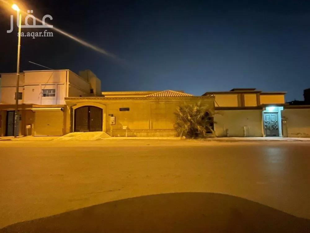 فيلا للبيع في شارع ال طبيشي, حي الدار البيضاء, مدينة الرياض, منطقة الرياض 1 صورة