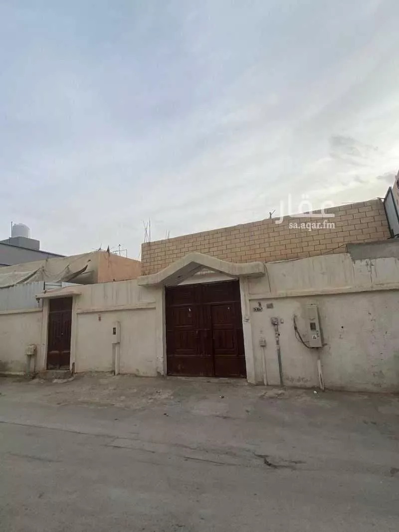 فيلا للبيع في شارع البرادي, حي النسيم الغربي, مدينة الرياض, منطقة الرياض 1 صورة