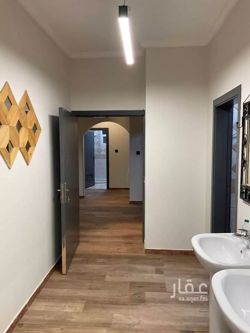 شقة للإيجار في شارع الشيخ عمر بن عبداللطيف بن عبدالرحمن, حي ظهرة البديعة, مدينة الرياض, منطقة الرياض 1 صورة