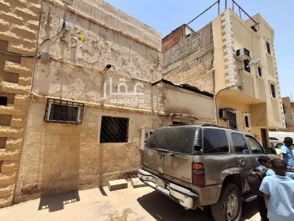 دور للبيع في شارع القتاد, حي عتيقة, مدينة الرياض, منطقة الرياض 1 صورة