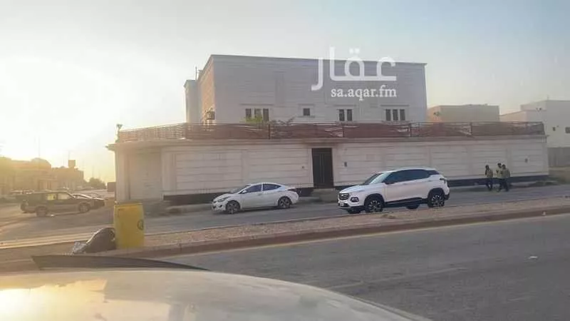 فيلا للبيع في شارع القدوة, حي عكاظ, مدينة الرياض, منطقة الرياض 1 صورة