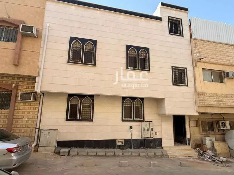 عمارة للإيجار في شارع أبي علي القزويني, حي الملز, مدينة الرياض, منطقة الرياض 1 صورة