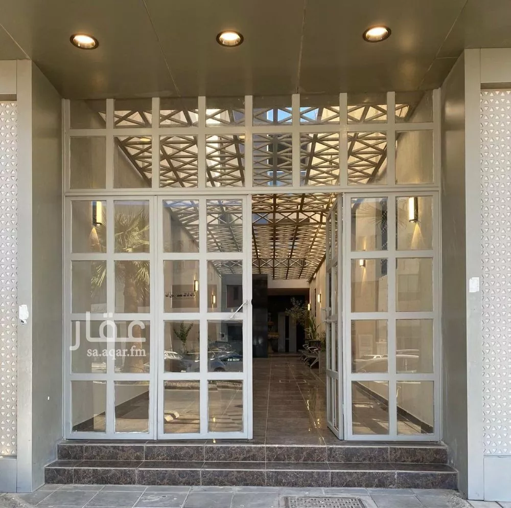 مكتب تجاري للإيجار في شارع التخصصي, حي المعذر الشمالي, مدينة الرياض, منطقة الرياض 1 صورة