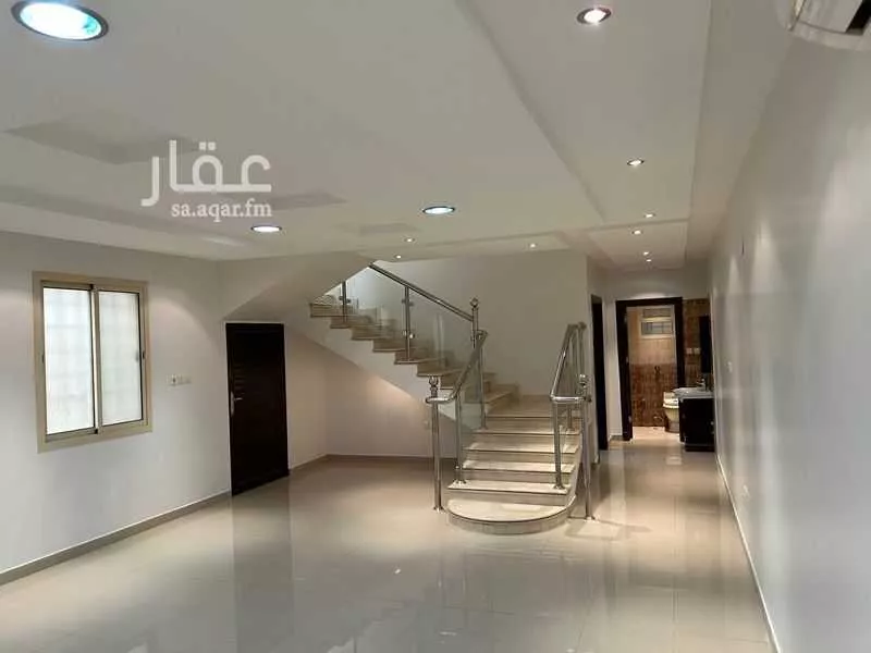 فيلا للإيجار في شارع أحمد بن عبدالله البرقي, حي العارض, مدينة الرياض, منطقة الرياض 1 صورة