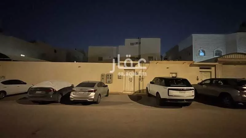 فيلا للبيع في شارع وادي البسيتين, حي الملك فيصل, مدينة الرياض, منطقة الرياض 1 صورة