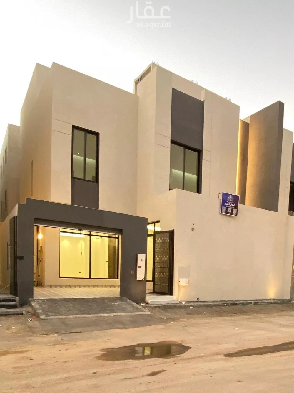 فيلا للبيع في شارع قيس بن الملوح, حي الرمال, مدينة الرياض, منطقة الرياض 1 صورة