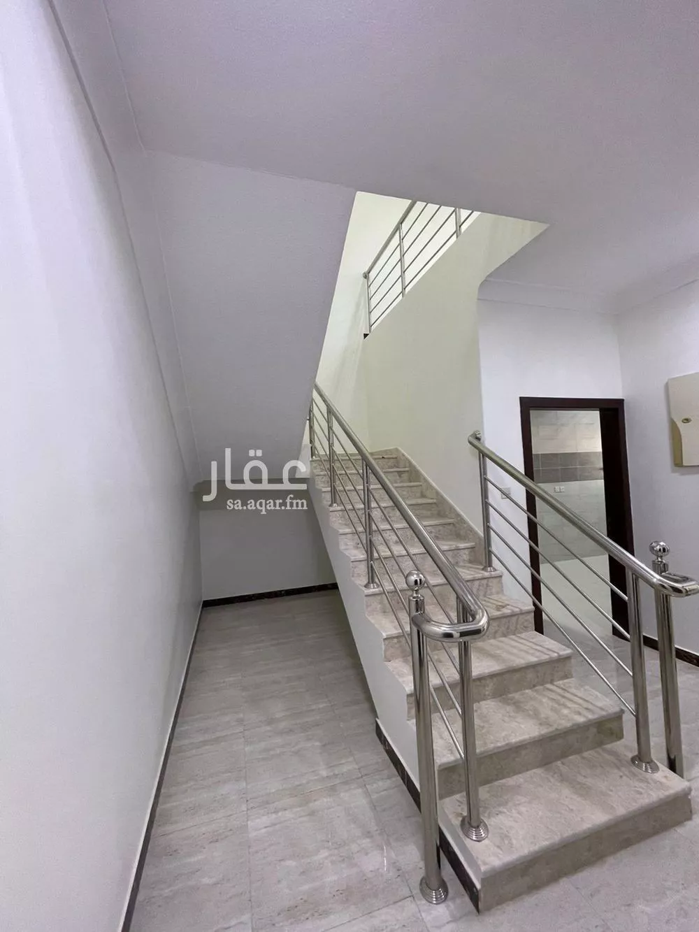 شقة للبيع في شارع عبدالله بن محمد الحربي, حي العزيزية, مدينة الرياض, منطقة الرياض 1 صورة