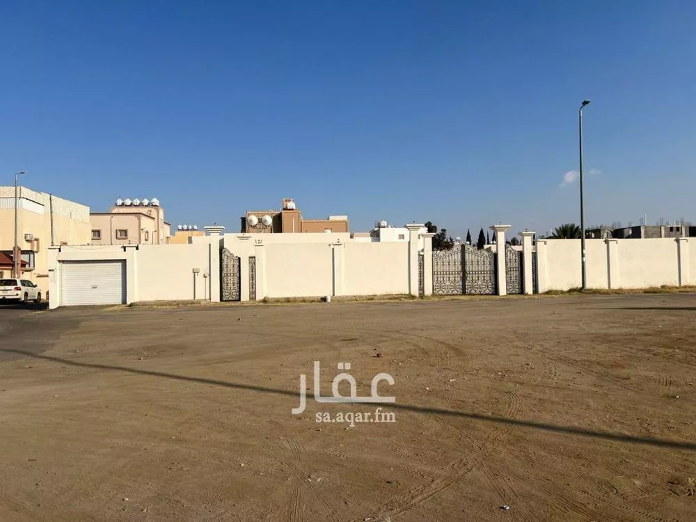 فيلا للبيع في شارع سرية سالم بن عمير, حي المطار, مدينة أبها, منطقة عسير 1 صورة