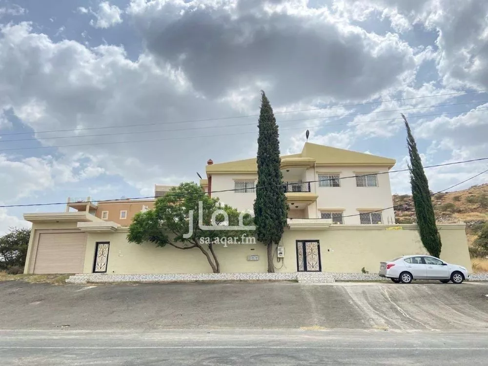 فيلا للبيع في شارع التعاون, حي التعاون, مدينة أبها, منطقة عسير 1 صورة