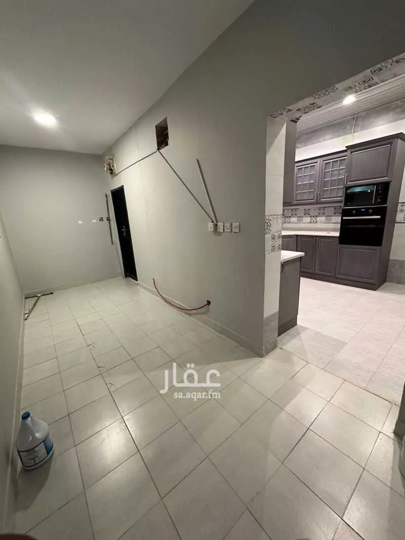 فيلا للإيجار في شارع رقم 332 ، حي ظهرة لبن ، الرياض ، منطقة الرياض 1 صورة