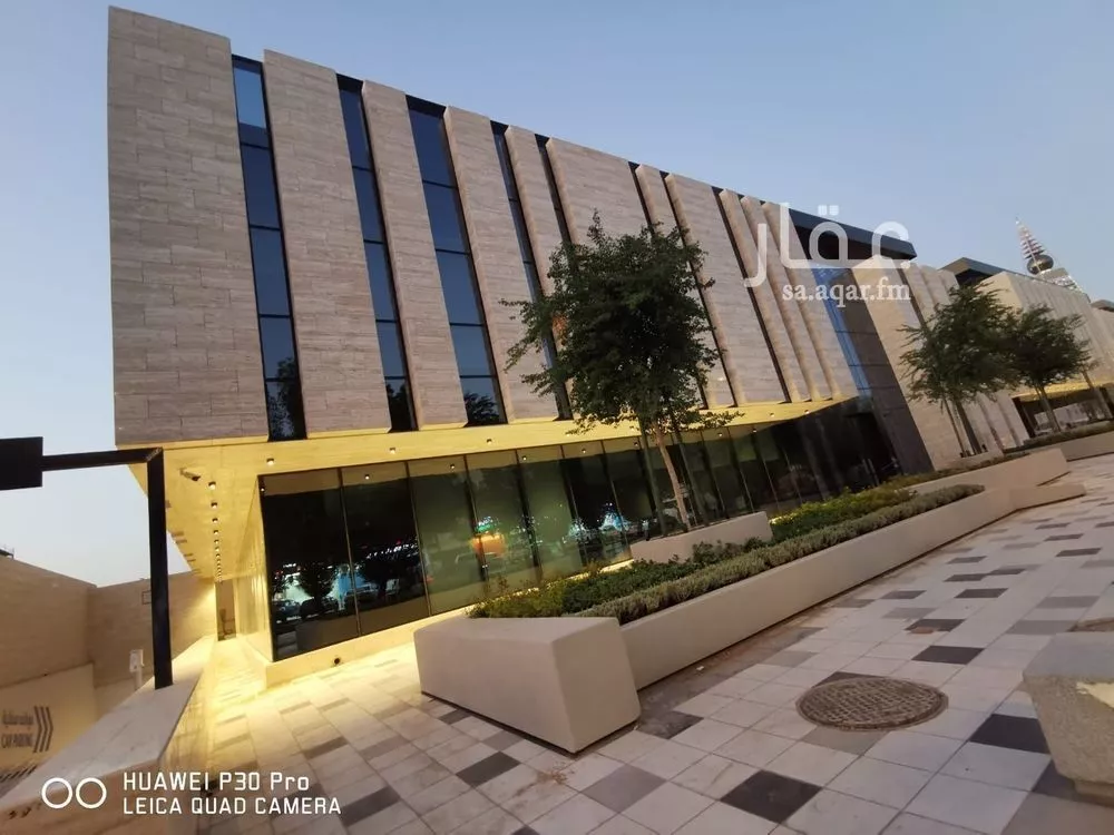 مكتب تجاري للإيجار في شارع الأمير سلطان بن عبدالعزيز, حي العليا, مدينة الرياض, منطقة الرياض 1 صورة