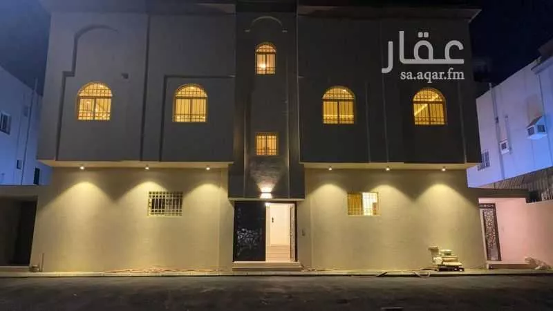 عمارة للبيع في شارع المختار بن نافع التمار, حي الدفاع, مدينة المدينة المنورة, منطقة المدينة المنورة 1 صورة