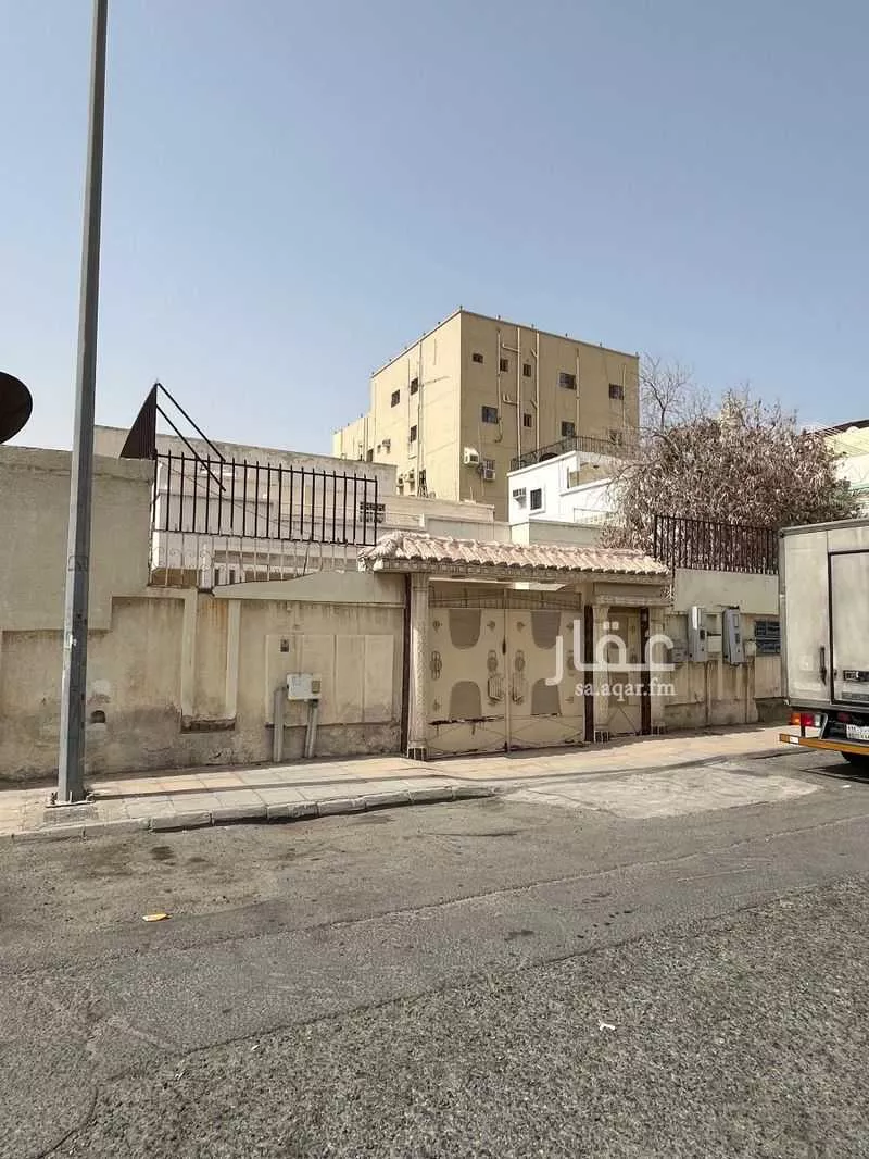 فيلا للبيع في شارع الخيول, حي مشرفة, مدينة جدة, منطقة مكة المكرمة 1 صورة