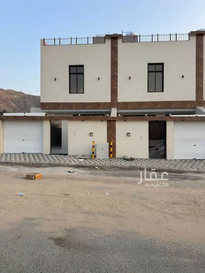 فيلا للبيع في شارع الاحيمر الطائي, حي الهجلة الجديد, مدينة مكة المكرمة, منطقة مكة المكرمة 1 صورة