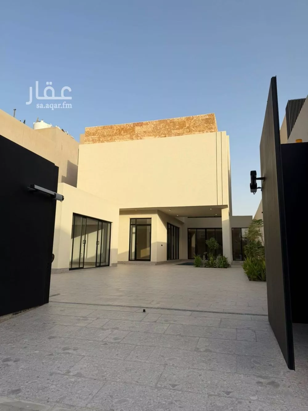 فيلا للبيع في شارع رقم 322, حي النرجس, مدينة الرياض, منطقة الرياض 1 صورة