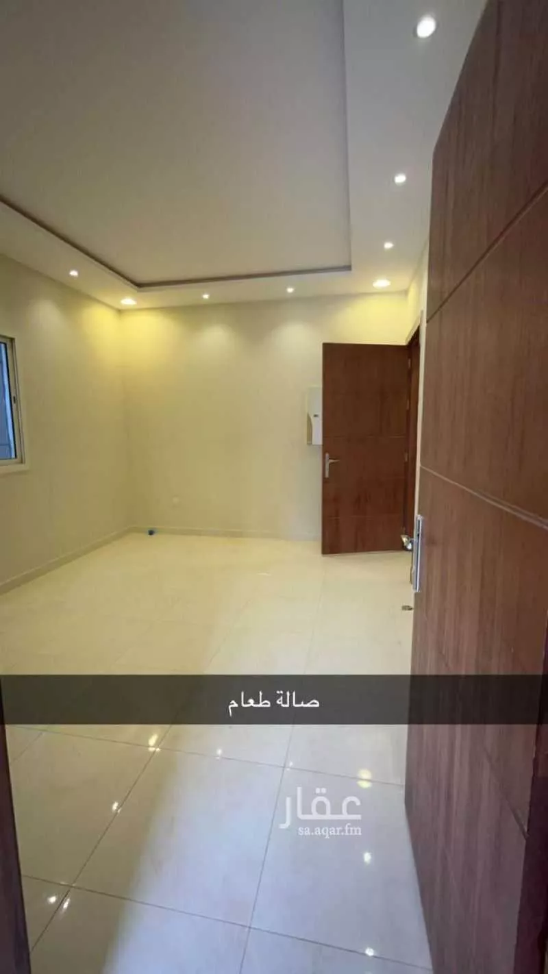 فيلا للبيع في شارع أبي عبدالله الصقلي, حي عكاظ, مدينة الرياض, منطقة الرياض 1 صورة