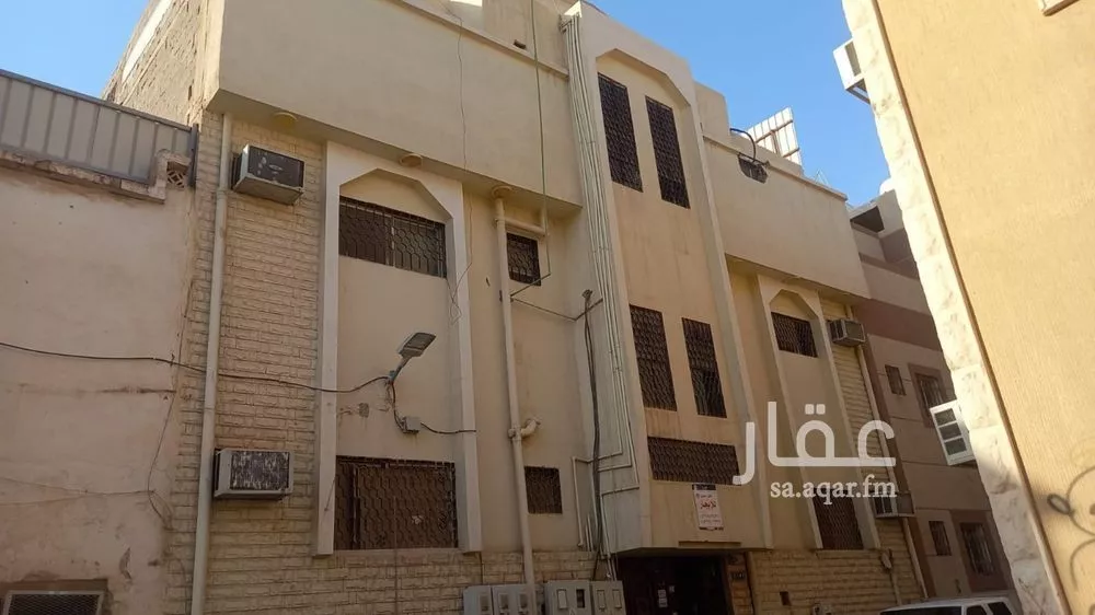 عمارة للبيع في شارع عبدالمحسن ابابطين, حي الشميسي, مدينة الرياض, منطقة الرياض 1 صورة