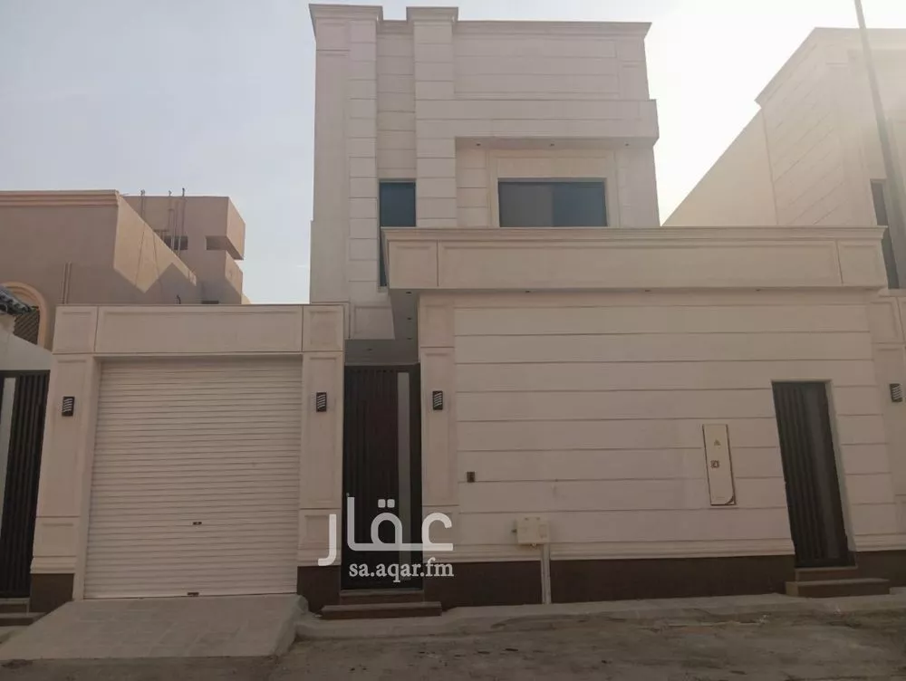 فيلا للبيع في شارع الخطاط, حي العريجاء الغربي, مدينة الرياض, منطقة الرياض 1 صورة