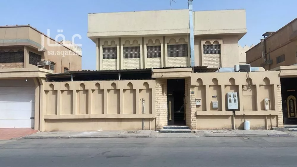 فيلا للبيع في شارع أحمد الغزي, حي ظهرة البديعة, مدينة الرياض, منطقة الرياض 1 صورة