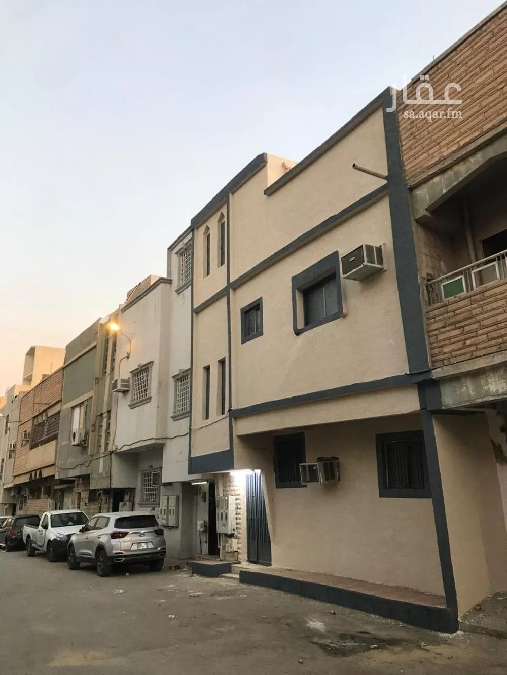 عمارة للبيع في شارع البدر الكندي, حي منفوحة الجديدة, مدينة الرياض, منطقة الرياض 1 صورة