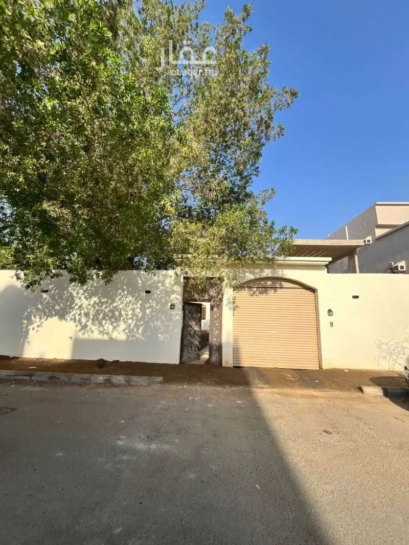 فيلا للبيع في شارع الدكتور صالح سبحي ، حي البشائر ، جدة ، جدة 1 صورة