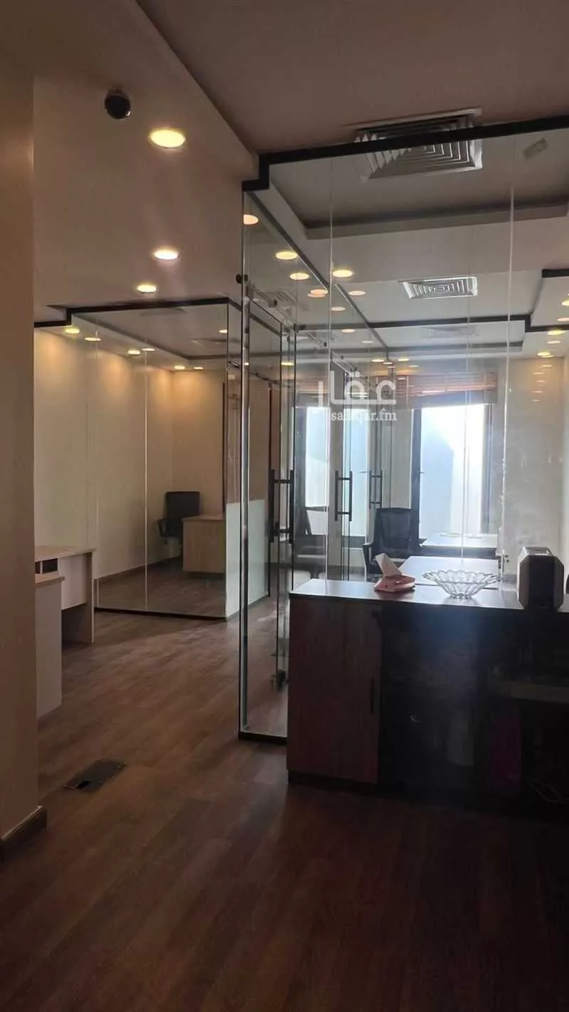 مكتب تجاري للإيجار في شارع الملك عبدالعزيز ابن عبدالرحمن سعود الفرعي, حي المصيف, مدينة الرياض, منطقة الرياض 1 صورة