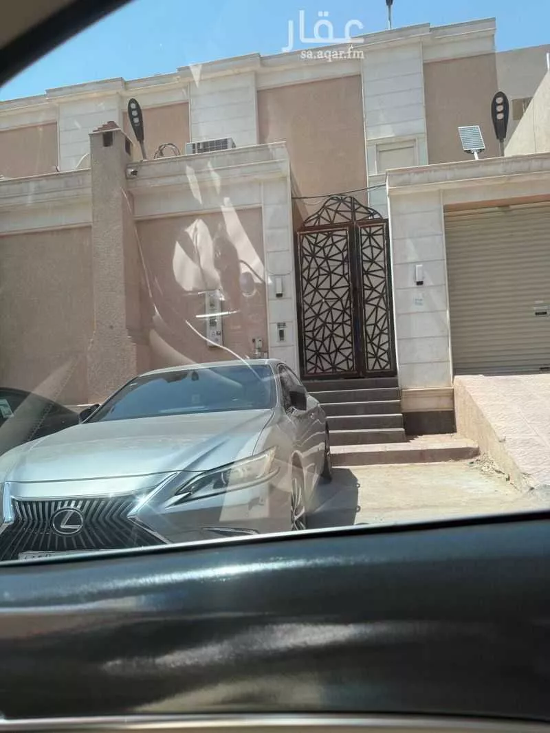 فيلا للبيع في شارع جبل المدار ، حي العزيزية ، الرياض ، منطقة الرياض 1 صورة