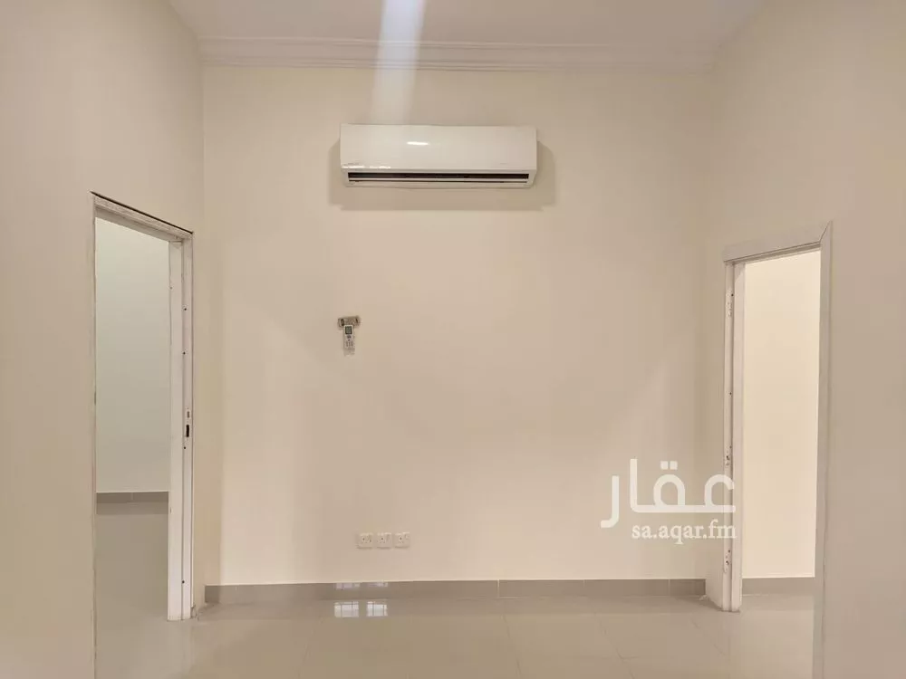 مكتب تجاري للإيجار في شارع المتنبي, حي الملز, مدينة الرياض, منطقة الرياض 1 صورة