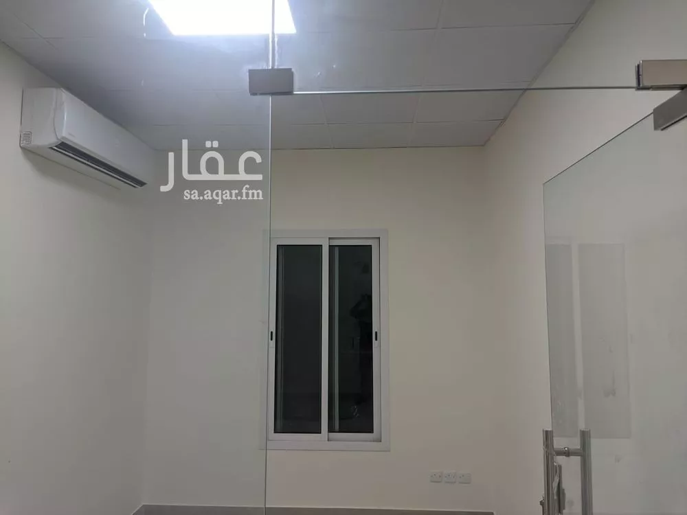 مكتب تجاري للإيجار في شارع المتنبي, حي الملز, مدينة الرياض, منطقة الرياض 1 صورة