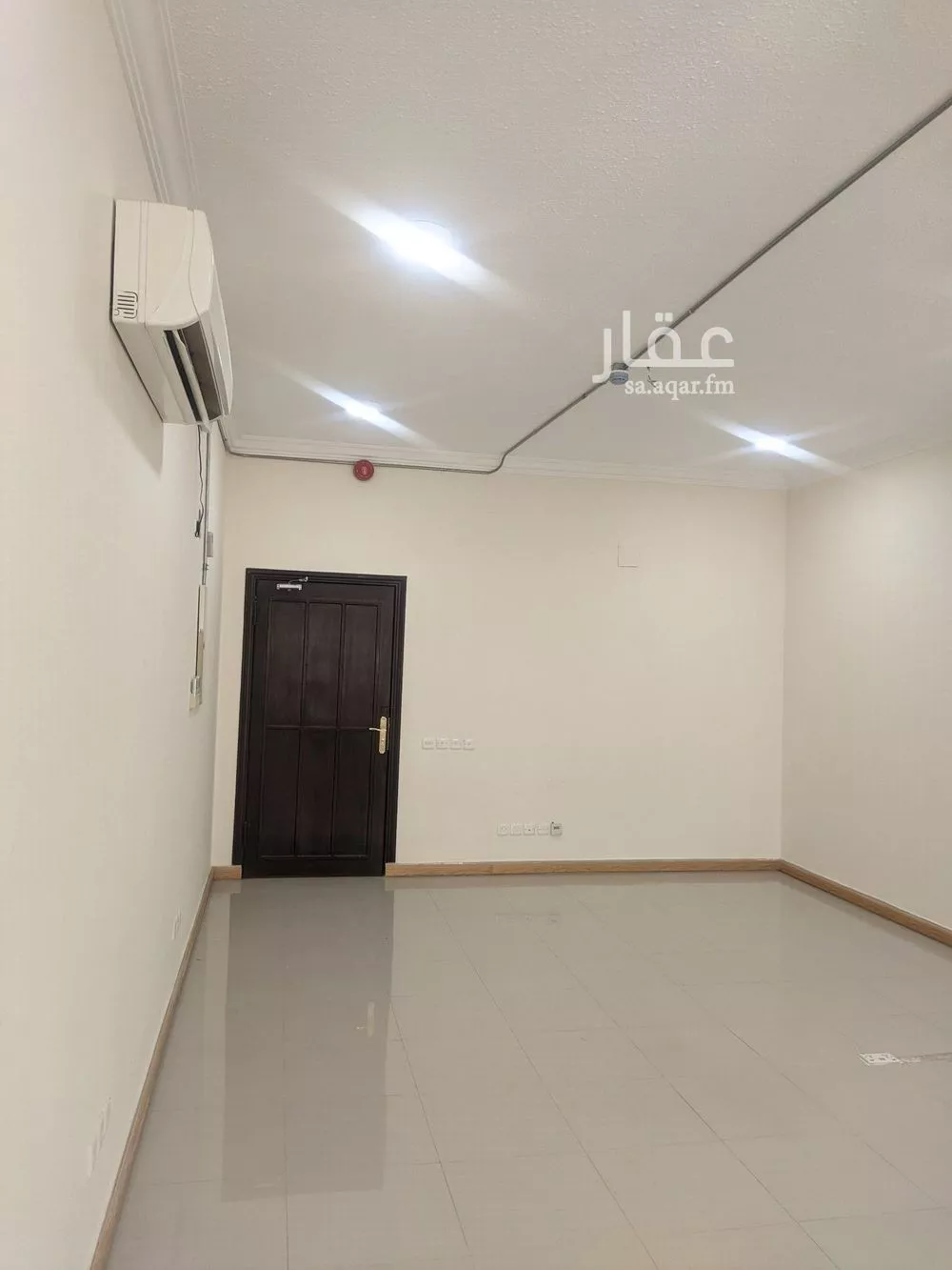مكتب تجاري للإيجار في شارع المتنبي, حي الملز, مدينة الرياض, منطقة الرياض 1 صورة
