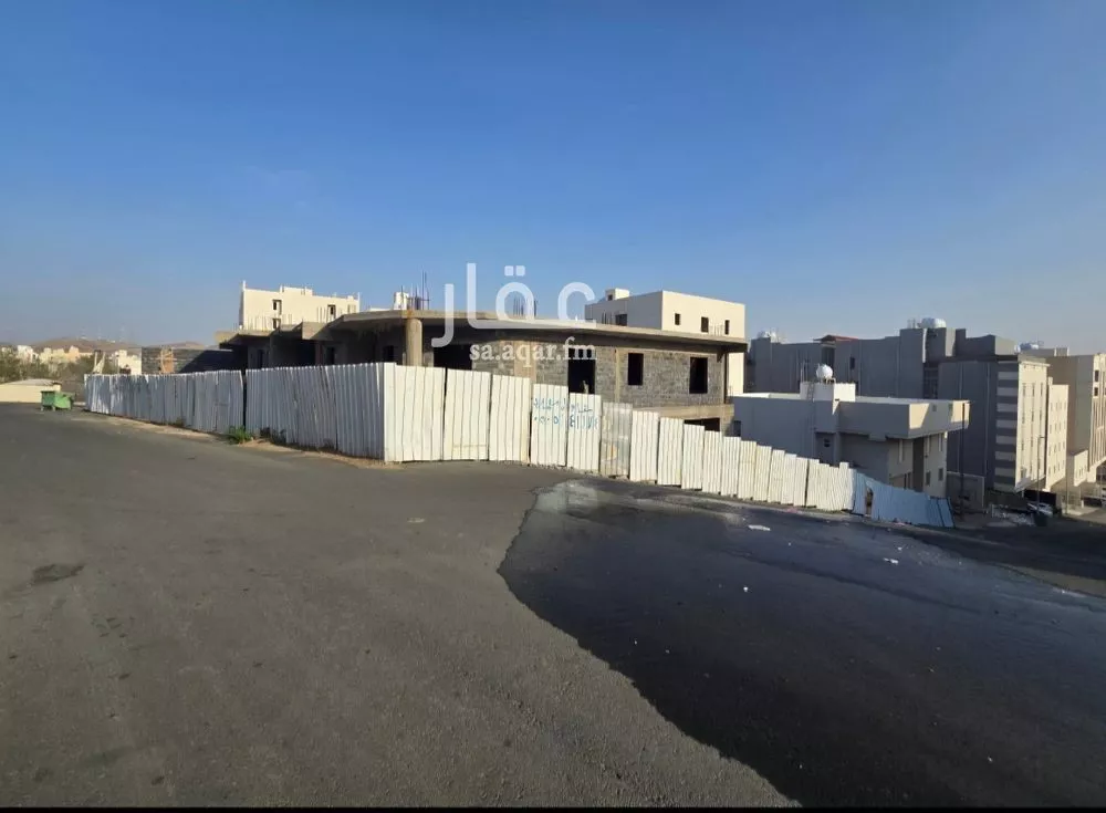 عمارة للبيع في شارع جبير بن الحرث, حي البحيرات, مدينة مكه المكرمه, منطقة مكة المكرمة 1 صورة